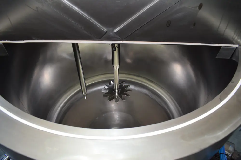 Emulgační systém s míchadlem - vnitřek